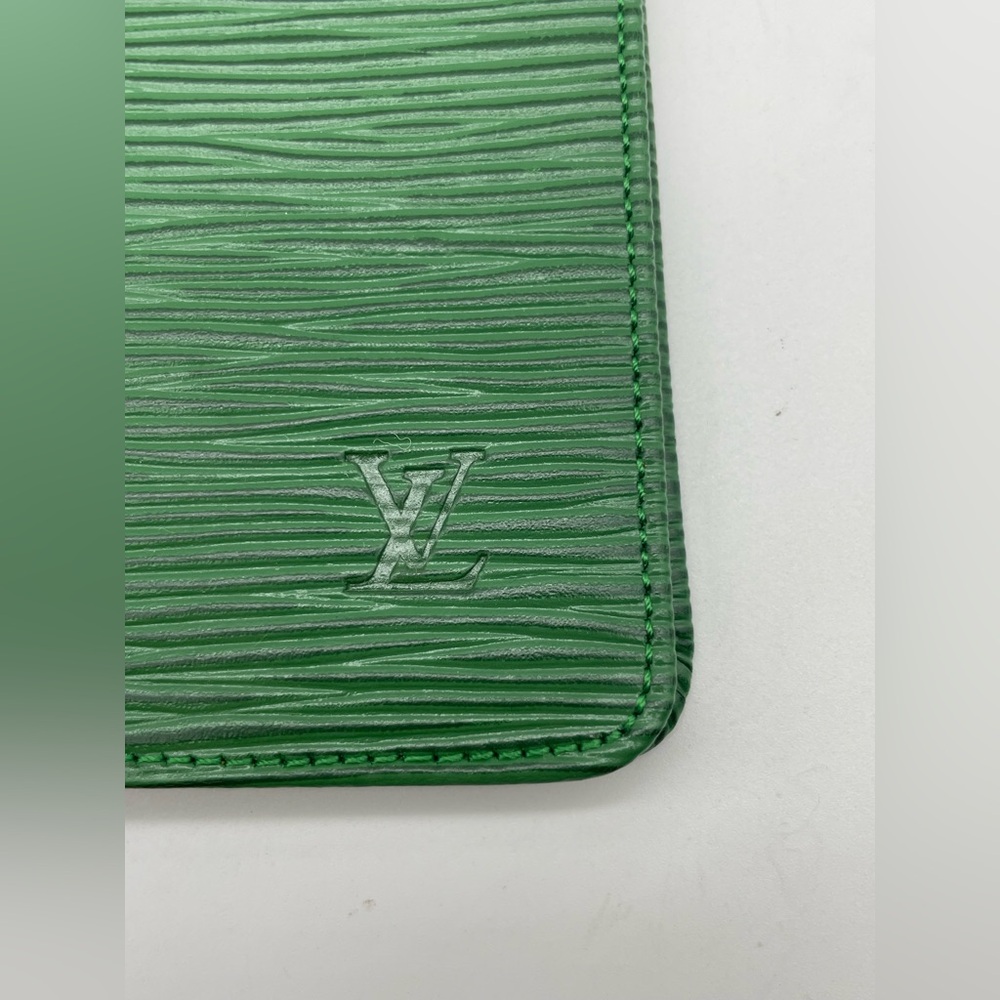 Louis Vuitton Epi Leather Card Holder - Picture 11 of 11